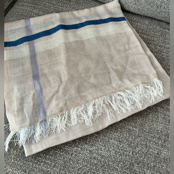 FREE - Striped fashion scarf - Picture 1 of 1